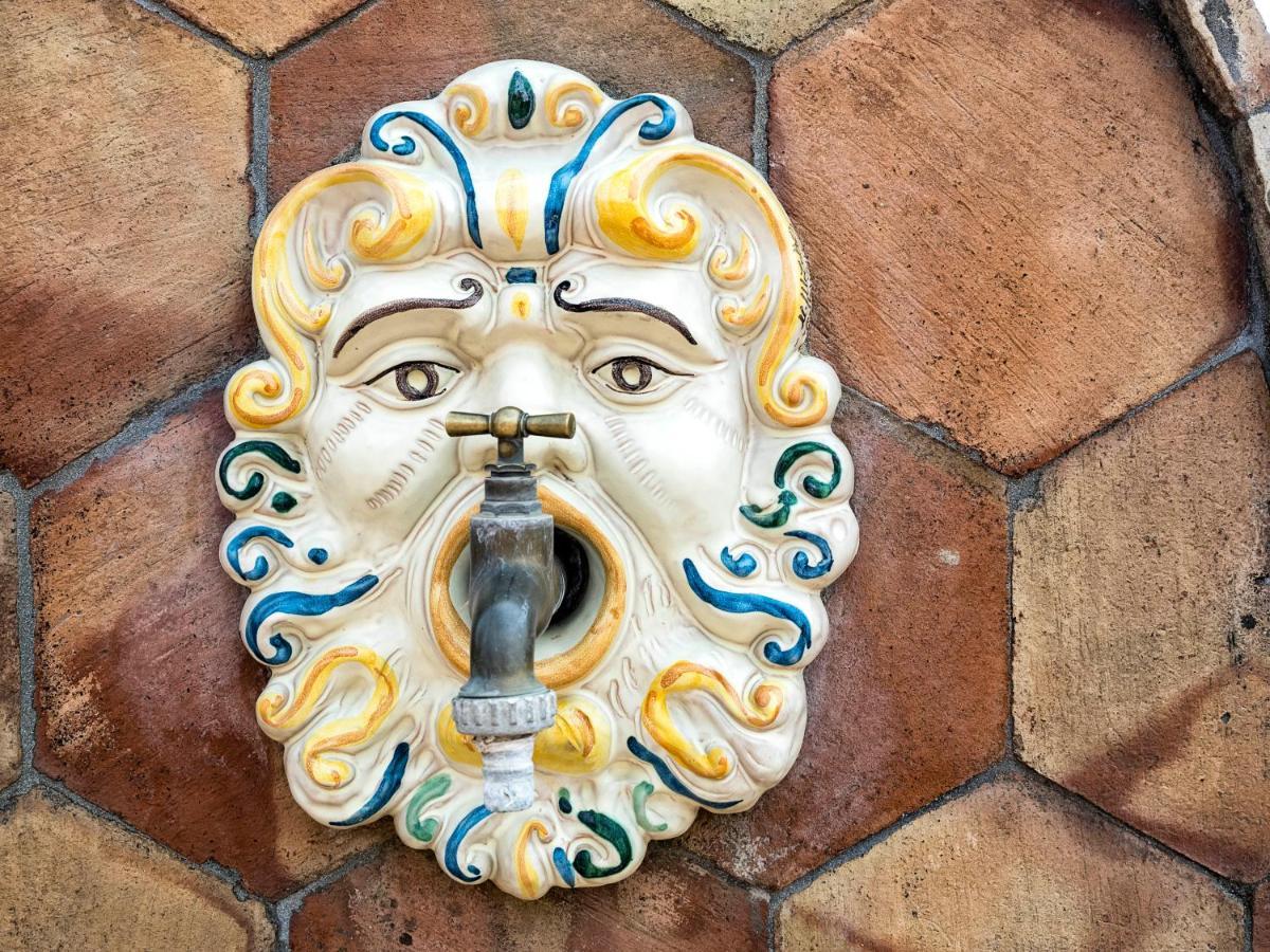 Fontana Del Cherubino Santa Maria di Licodia Zewnętrze zdjęcie