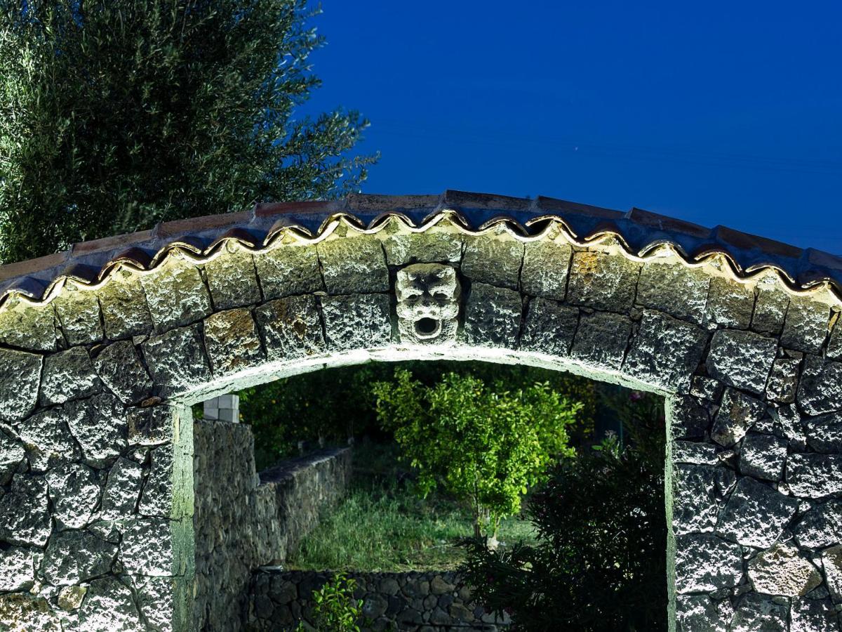 Fontana Del Cherubino Santa Maria di Licodia Zewnętrze zdjęcie